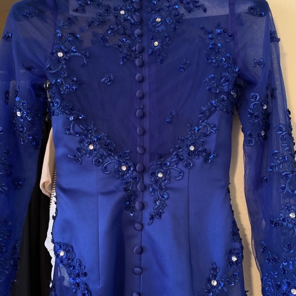 Exquisite evening gown. Excellent condition. - Picture 4 of 8